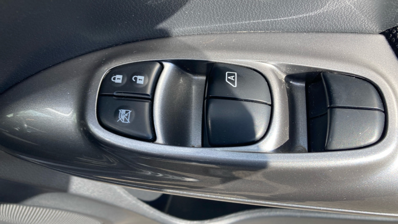 Nissan Juke 1.2 DiG-T Acenta 5dr Petrol Hatchback